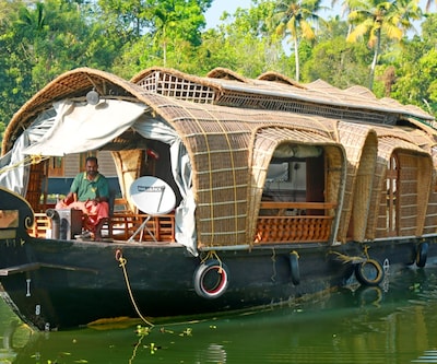 Backwater Retreat House Boat